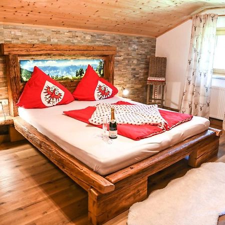 Апартаменты Ferienhaus Schneiderhausl Zillertal Штуммерберг Экстерьер фото