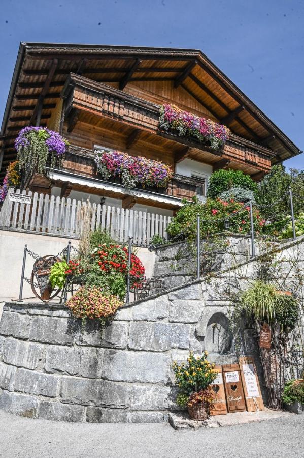 Апартаменты Ferienhaus Schneiderhausl Zillertal Штуммерберг Экстерьер фото